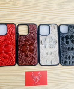 Bộ sưu tập ốp lưng iPhone 15 Pro Max da cá sấu gù độc đáo với các màu sắc nổi bật: đỏ, nâu đỏ, trắng và đen.