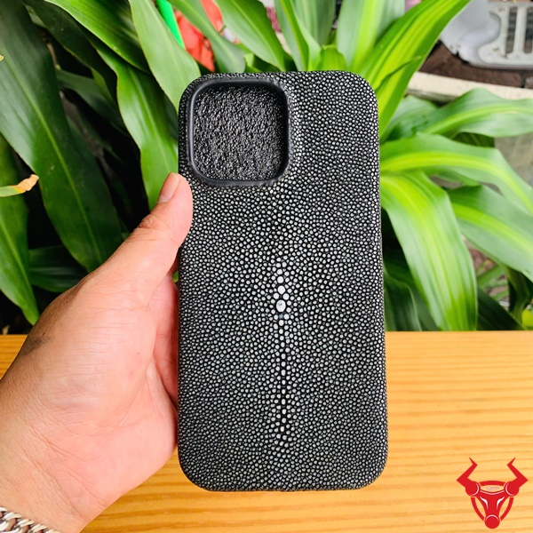 Xưởng đồ da thật VR360 – ốp điện thoại đẳng cấp Ốp lưng iPhone 16 Pro Max da thật – sự lựa chọn tinh tế