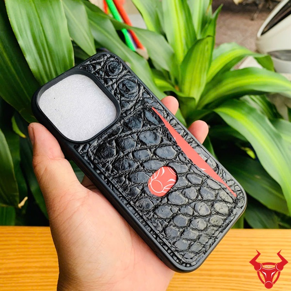 Ốp da cá sấu iPhone 14 Pro đen có ví nhỏ