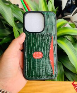 Ốp điện thoại iPhone 14 Pro màu xanh lá da cá sấu