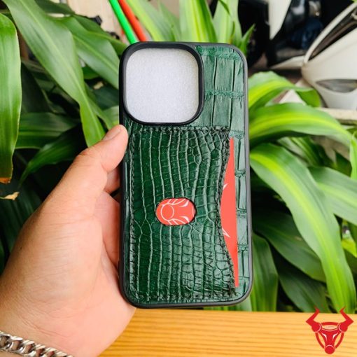 Ốp điện thoại iPhone 14 Pro màu xanh lá da cá sấu