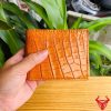 Ví Mini VFA8 Da Bụng Cá Sấu Màu Vàng Cam Sang Trọng