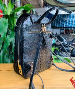 Hình ảnh balo da cá sấu bền bỉ, cao cấp, sang trọng, thiết kế năng động theo yêu cầu.
