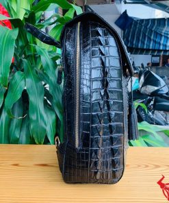 Hình ảnh balo da cá sấu năng động, cao cấp, sang trọng, bền bỉ, thiết kế theo yêu cầu.