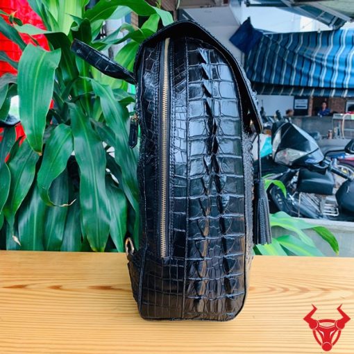 Hình ảnh balo da cá sấu năng động, cao cấp, sang trọng, bền bỉ, thiết kế theo yêu cầu.