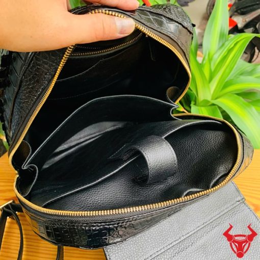 Hình ảnh balo da cá sấu sang trọng, năng động, cao cấp, bền bỉ, thiết kế theo yêu cầu.