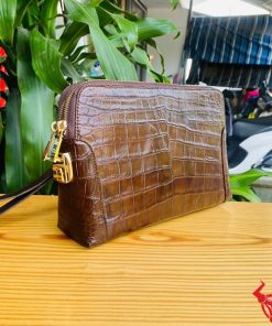 Ví cầm tay nam da cá sấu CIAA8 bảo mật cao, màu nâu đất