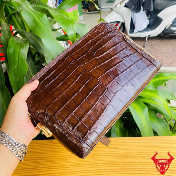 Clutch Nam Đẳng Cấp Màu Nâu Đất Da Cá Sấu Chính Hãng Ví cầm tay thủ công cao cấp da cá sấu CIAA8 nâu đất