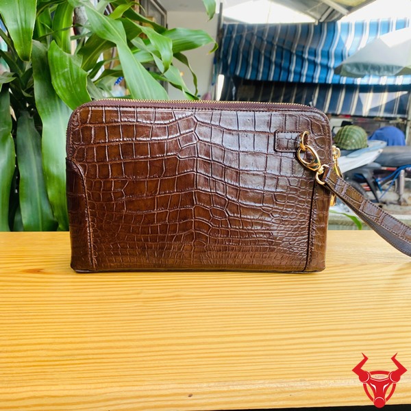 Clutch Cầm Tay Da Cá Sấu CIAA8 Màu Nâu Đất Sang Trọng Clutch cầm tay nam cao cấp da cá sấu CIAA8 màu nâu đất
