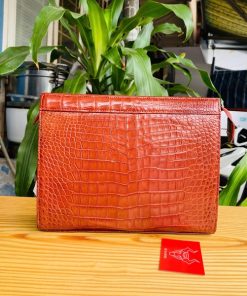 Clutch da cá sấu thủ công, màu nâu đỏ, kiểu dáng sang trọng mã CKA8.