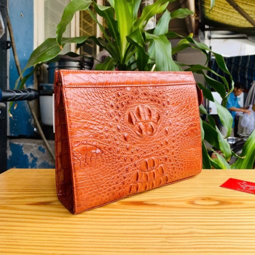 Clutch CKA4 nâu đỏ – phụ kiện của người đàn ông bản lĩnh.