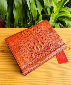 Clutch nam da gù cá sấu CKA4 – phong thái của người dẫn đầu.