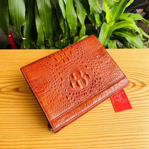 Clutch nam da gù cá sấu CKA4 – phong thái của người dẫn đầu.