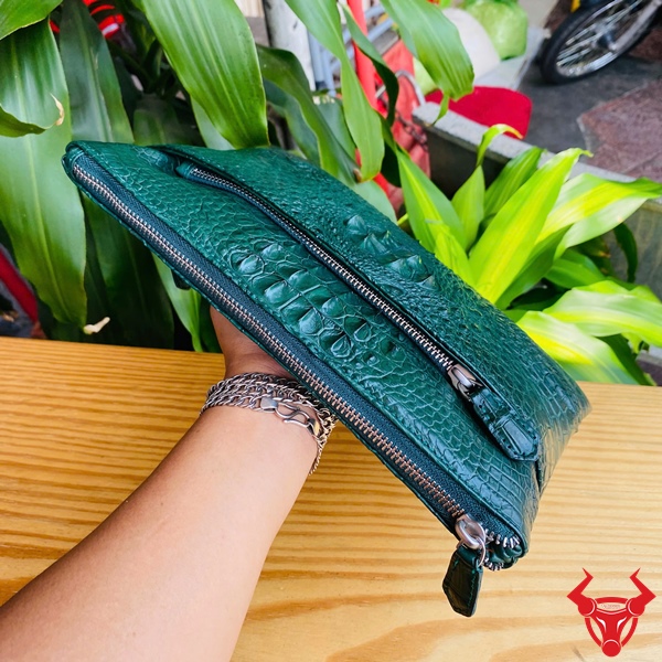 Clutch Thời Trang Da Cá Sấu Gù – Quý Ông Không Thể Bỏ Lỡ Clutch da cá sấu gù màu xanh lá cao cấp cho quý ông cá tính.