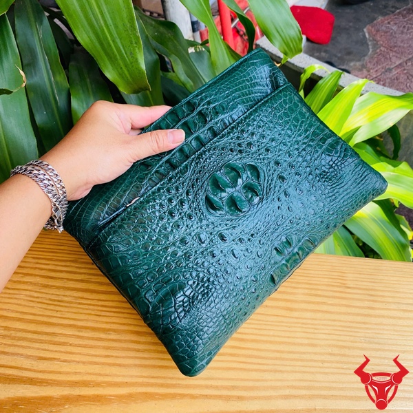 Clutch Nam Cao Cấp Da Cá Sấu Xanh Lá Cho Doanh Nhân Clutch da cá sấu xanh lá CBDA4 – chọn lựa tinh tế cho phái mạnh.