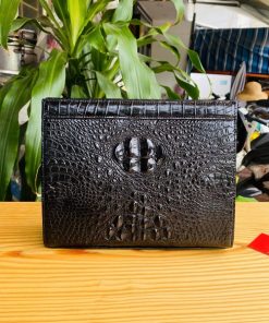Clutch CKA4 màu đen – món quà của sự tinh tế.