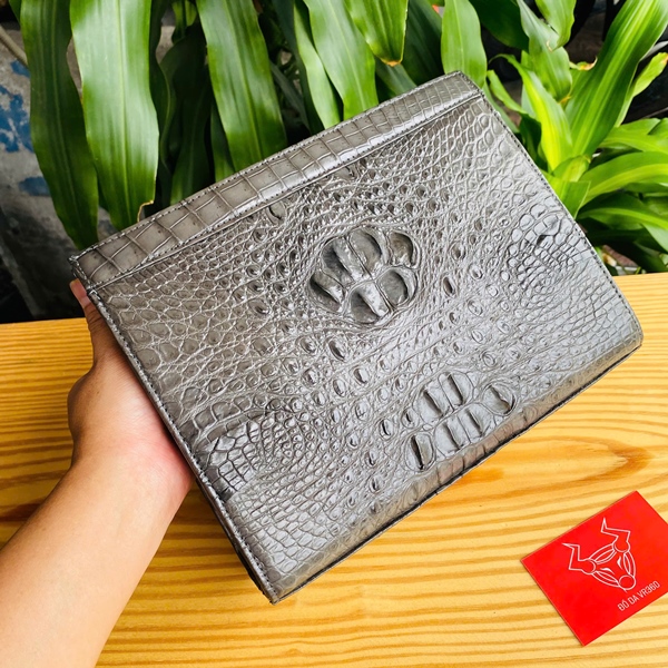Clutch Nam Da Cá Sấu Xám Sang Trọng Và Đẳng Cấp Clutch thời thượng từ da cá sấu thật cao cấp.