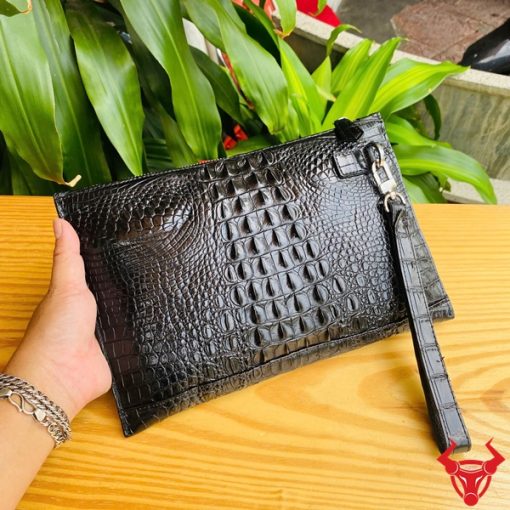 CBCA4 – clutch nam da cá sấu gù đen cao cấp, sang trọng, bền bỉ.