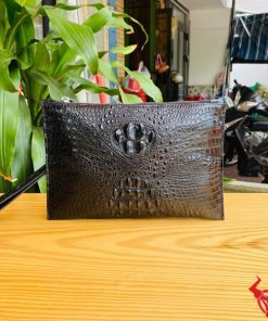 Clutch nam da cá sấu thật màu đen CBCA4 – đậm chất quý ông hiện đại.