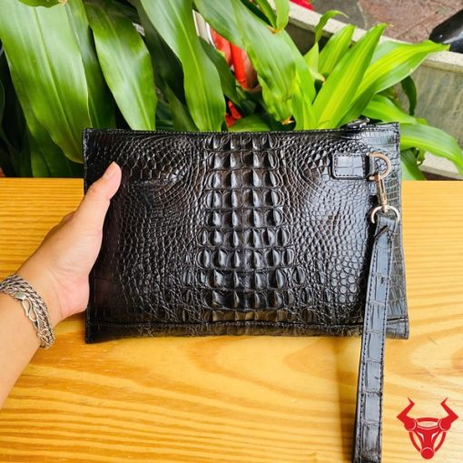 Túi clutch CBCA4 nam da cá sấu màu đen – sự lựa chọn của quý ông tinh tế.