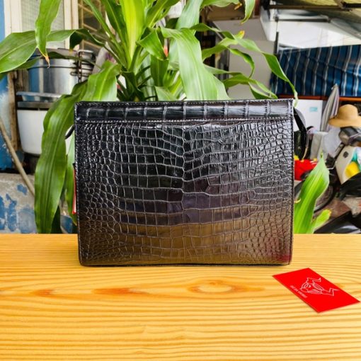 Clutch da bụng cá sấu thật màu đen CKA8 cho quý ông thời thượng.