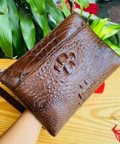 Clutch CBDA4 da gù màu nâu đất – sản phẩm dành cho phái mạnh thành công.