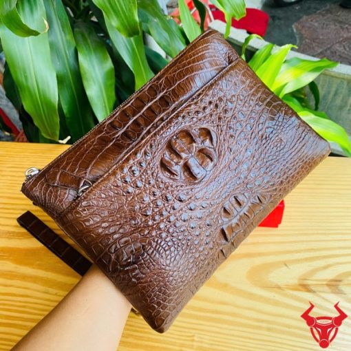 Clutch CBDA4 da gù màu nâu đất – sản phẩm dành cho phái mạnh thành công.