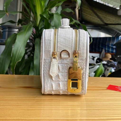 Clutch nam CJA4 màu bạch tạng – thanh lịch, đẳng cấp.