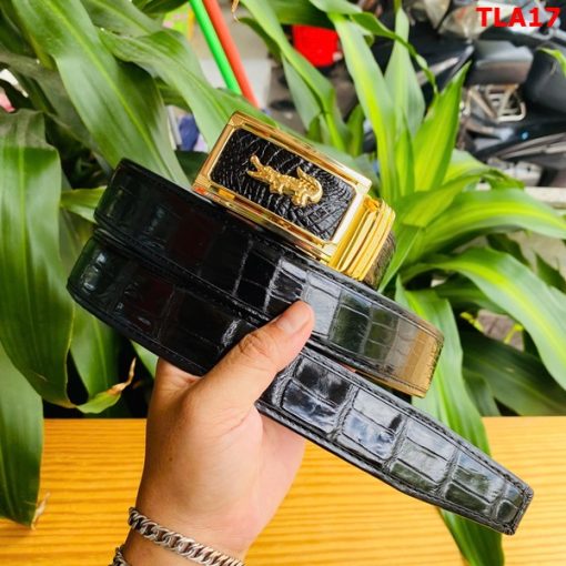 Thắt lưng da cá sấu FBA9B2 – may viền chuẩn tỉ mỉ từng chi tiết.