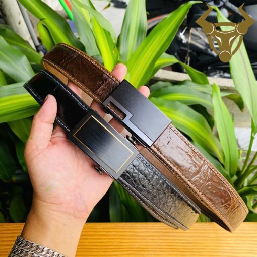 Thắt lưng da cá sấu cao cấp – món quà đầy tinh tế.