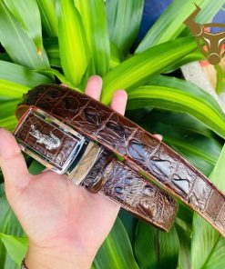 Thắt lưng da cá sấu khóa trắng bản 3.5cm thiết kế tinh xảo.
