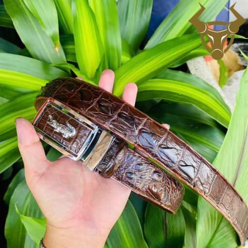Thắt lưng da cá sấu khóa trắng bản 3.5cm thiết kế tinh xảo.
