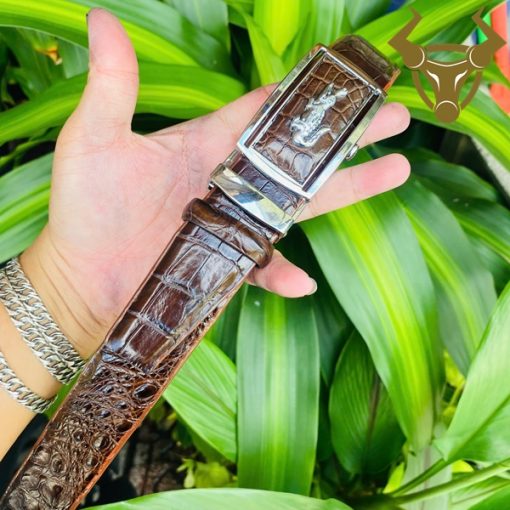 Thắt lưng da cá sấu cao cấp cho doanh nhân lịch lãm.