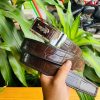 Thắt lưng FBA9B2 da cá sấu nâu đất may viền, khóa bạc.