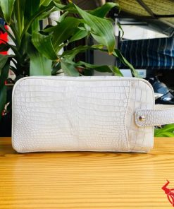 Clutch da cá sấu trắng sang trọng CGA8 cho phong cách tối giản.