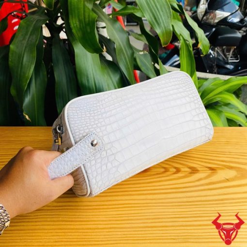 Clutch nam da cá sấu trắng bạch tạng CGA8 tinh tế và cá tính.