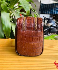 Túi clutch da cá sấu nâu đất, thời trang sang trọng và cổ điển