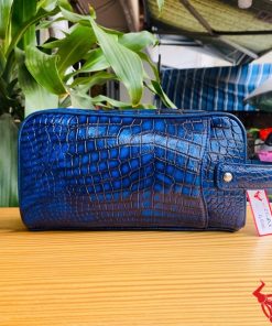 Túi clutch hộp da bụng cá sấu màu xanh patina cho quý ông đẳng cấp.