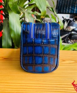 Túi xách tay da cá sấu xanh patina CGA8 – chi tiết tạo nên đẳng cấp.