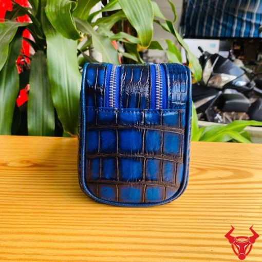 Túi xách tay da cá sấu xanh patina CGA8 – chi tiết tạo nên đẳng cấp.