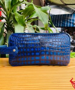 Clutch da bụng cá sấu xanh patina CGA8 độc đáo và sang trọng.