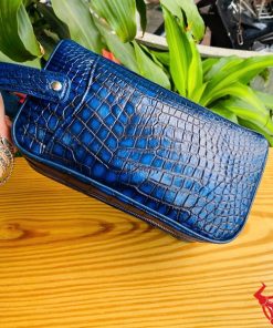 Clutch da cá sấu xanh CGA8 – lịch lãm và cuốn hút từng chi tiết.