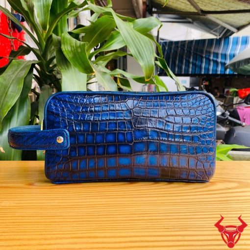 Clutch da bụng cá sấu xanh patina CGA8 độc đáo và sang trọng.