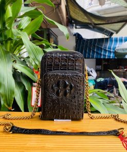 Hình ảnh túi đựng điện thoại da cá sấu tiện dụng cao cấp, bền bỉ, năng động.