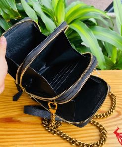 Hình ảnh túi đựng điện thoại da cá sấu tiện dụng, cao cấp, bền bỉ, năng động.