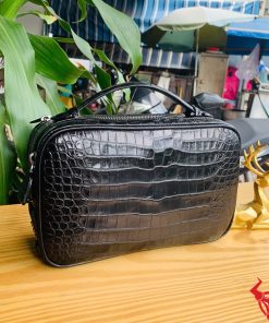 Clutch golf da cá sấu đen – phụ kiện nam cá tính.