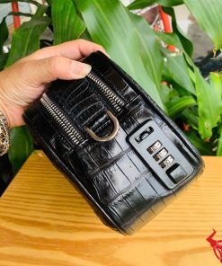 Túi golf da bụng cá sấu cho quý ông lịch lãm CJA8.