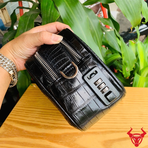 Thời Trang Nam Đỉnh Cao – Clutch Da Cá Sấu Golf CJA8 Túi golf da bụng cá sấu cho quý ông lịch lãm CJA8.