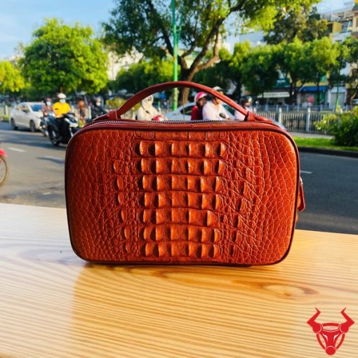 Túi golf da gù cá sấu cao cấp CJA4 nâu đỏ tiện dụng