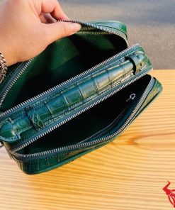 Túi clutch da cá sấu xanh lá thật – biểu tượng thời thượng.